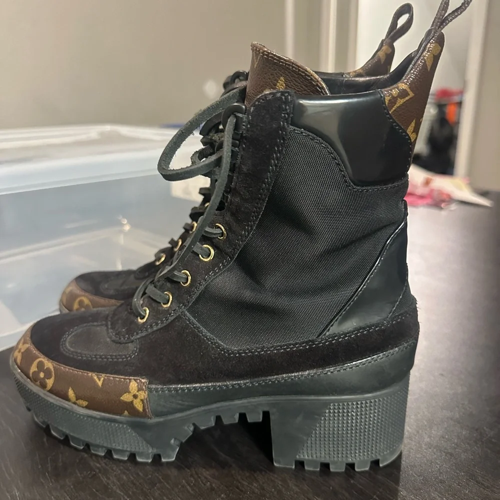 Louis Vuitton Black Suede and Monogram Lace-Up Platform Desert Laureate Boots - Picture 2 of 9